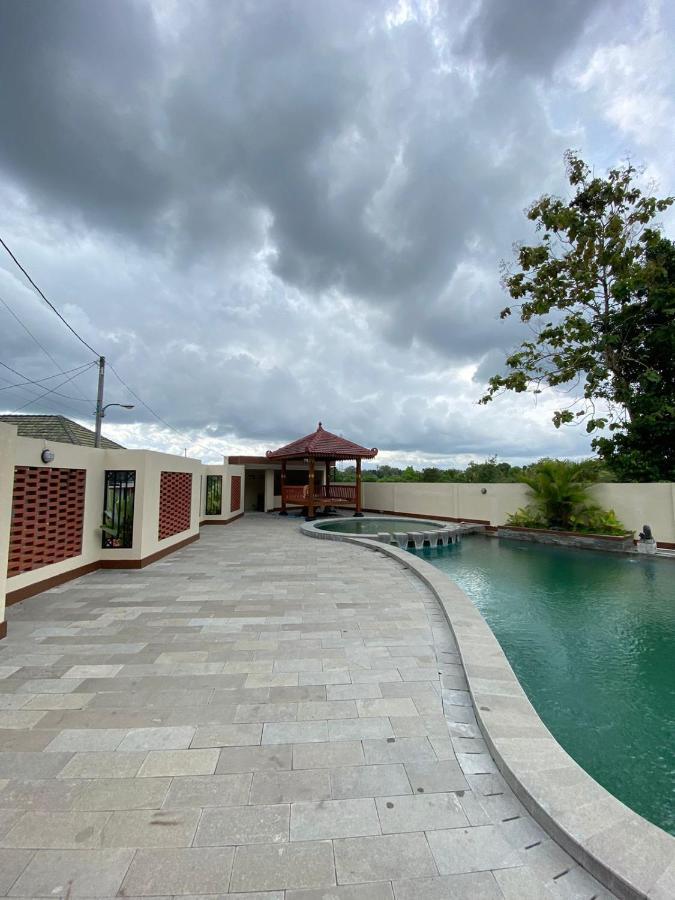 Guest House / Homestay Bukit Mutiara Residence Ngingas Luaran gambar